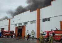 Gudang Elektronik HP dan Kabel di Cilongok Pasar Kemis Terbakar