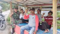 Ciptakan Lingkungan Aman, Babinsa Komsos Dengan Warga