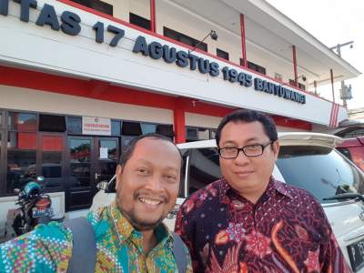 Ketua PWI Banten Firdaus (kanan)