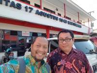 Ketua PWI Banten Firdaus (kanan)