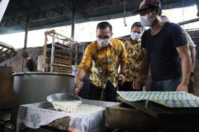 Sempat Langka, Wakil Wali Kota Tinjau Langsung Pabrik Tahu di Ciputat Timur