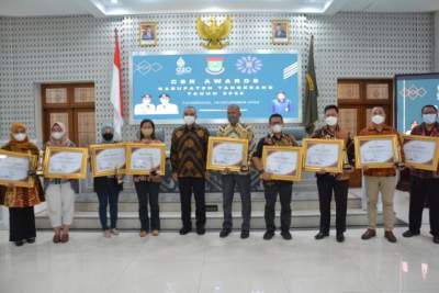 21 Perusahaan Terima Penghargaan CSR Awards Dari Bupati Tangerang