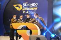 Zaki Dampingi Airlangga Buka Pameran Mobil Gias di Ice BSD