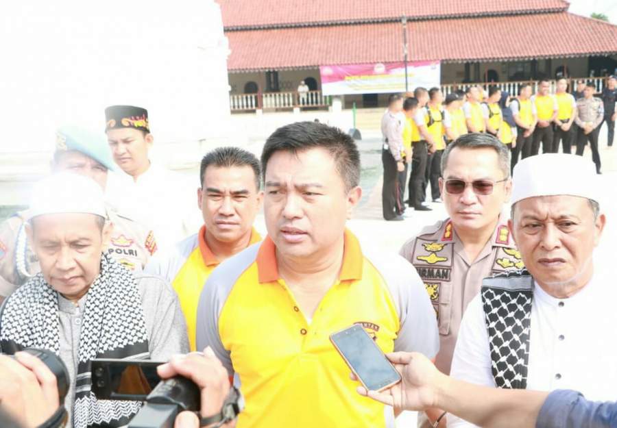 Peringati Hari Bhayangkara Ke 73, Polda Banten Gelar Bakti Sosial Religi di Masjid Agung Banten
