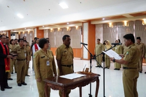 Usai Salat Subuh, Walikota Arief Lantik 1.248 Pejabat