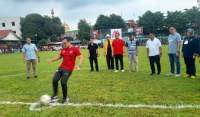 Berkaos Merah, Pilar Saga Tendang Bola Kick Off Open Turnamen Pakujaya Cup ke Vll