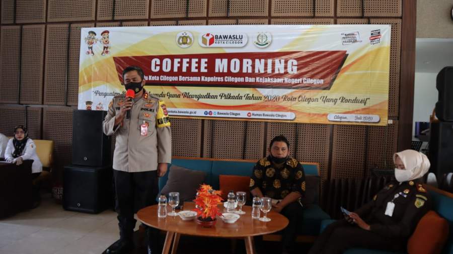 Kapolres Cilegon saat menghadiri Coffee Morning dengan Bawaslu dan Kejari Cilegon di salah satu hotel, Rabu (8/7/2020).