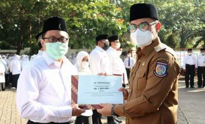 Wakil Walikota Tangsel Pilar Saga Ichsan usai pimpin Apel Hari Amal Bhakti di Kementrian Agama Tangsel. (foto Ist).