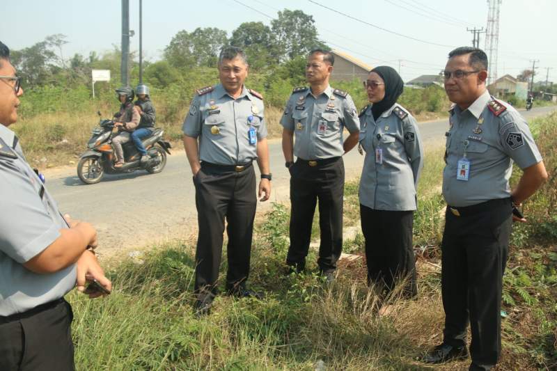 Pastikan Pembangunan Lancar, Pimpinan Tinggi Pratama Tinjau Lahan Gedung Baru Kanim Serang