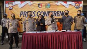 Edarkan Sabu, Satu Keluarga di Cilegon Ditangkap Polisi