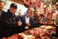 PJ Gubernur Banten pantau harga bahan pokok pasar Rau.