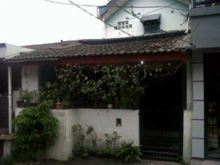 Tampak sepi kediaman Orangtua Oscar Desano di Jl. Pamulang Permai II. Komplek Pondok Benda Timur RT. 04 RW. 11 Blok E 20 No. 21, Pamulang, kota Tangerang Selatan