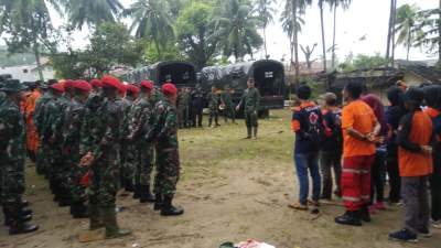 Pencarian Korban Tsunami Berisiko, Tim Pencari Divaksin Tetanus