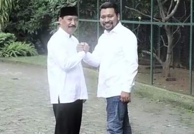 Muhamad dan Azmi Abubakar. 