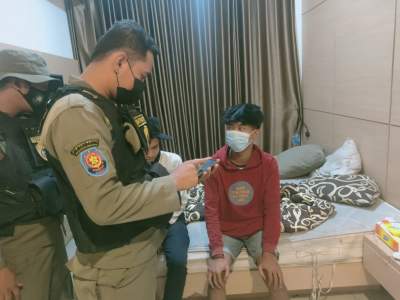 Diduga Terkait Prostitusi Online, 27 Pasangan Diamankan Satpol PP dan Dilakukan Tes Urin