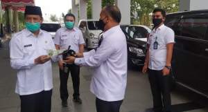 Deretan mobil dinas Sekda Tangsel Muhamad, berjejer di Pemkot Tangsel.