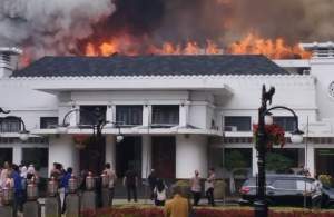 Kebakaran Hebat di Kantor Bapelitbang Kota Bandung