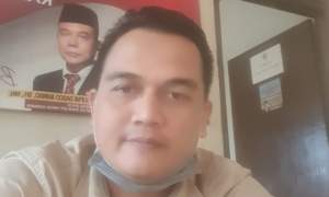 Ketua DPC Gerindra Astayudin Wajibkan Kader Partai Divaksin