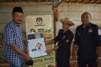 KPU Kabupaten Tangerang melakukan pencocokan dan penelitian (coklit) data pemilih untuk Pilkada 2018.