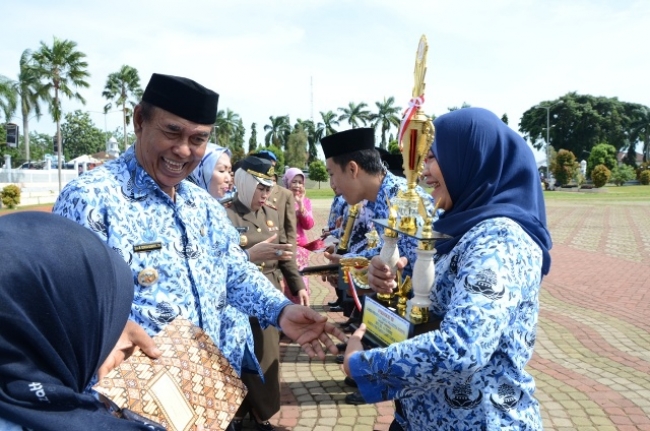 Para Guru Harus Menjadi Tauladan