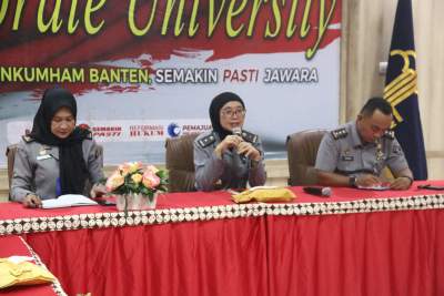 Diskusi Kinerja Divisi Administrasi, "Kolaborasi dan Bergandeng Tangan"