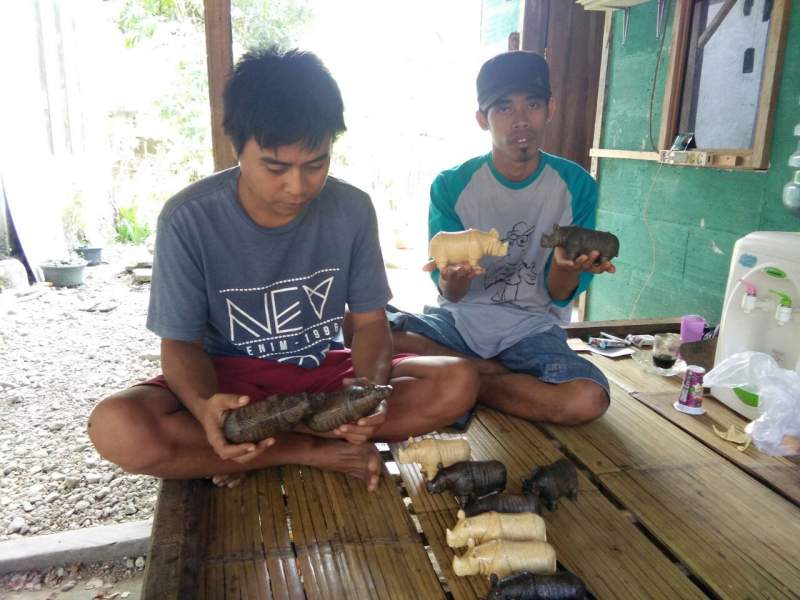 Rumah Tukik Ujungkulon Produksi Miniatur Badak