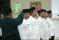 Pelantikan lima eselon II Pemprov Banten.