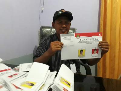 Sekretaris Panitia Pilkades Rancaiyuh Sutrisno