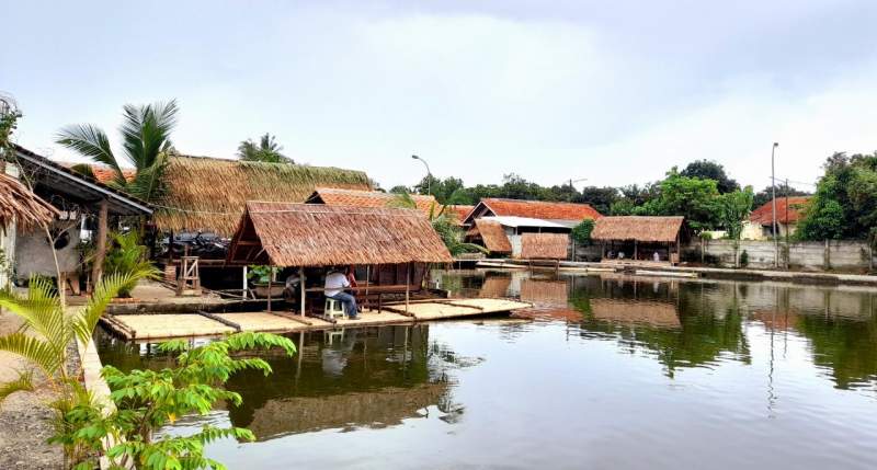 Rumah makan Saung Babeh di wilayah Kelurahan Setu, Tangsel. (Foto dok.db)