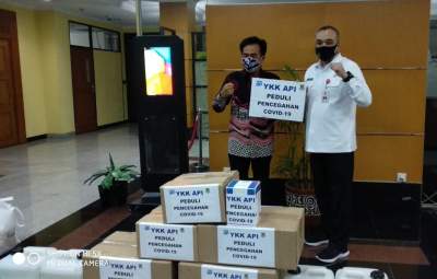 Zaki Terima Bantuan Alkes Dari PT YKK AP Indonesia