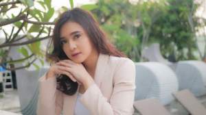 Rara Pramesti, SPG yang Mulai Meniti Karir Sebagai Penyanyi