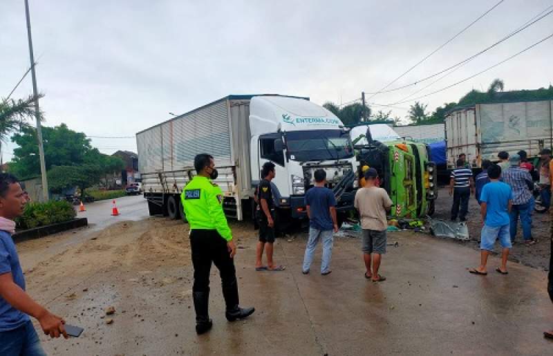Kecelakaan terjadi di JLS Kota Cilegon beberapa waktu lalu.