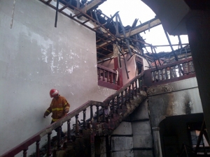 Rumah panjaitan Terbakar, diduga karena beberapa anak balita bermain api, Kota tangerang