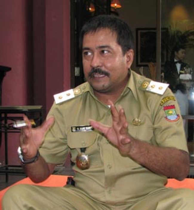 Rano Sampaikan Raperda Penanggulangan Bencana Ke DPRD