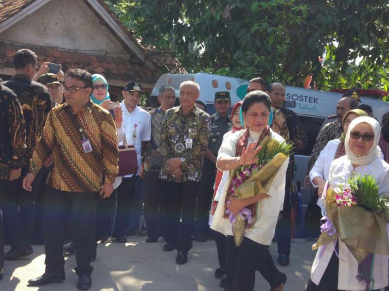 Ibu Presiden Kunjungi Kampung Sejahtera di Kabupaten Tangerang