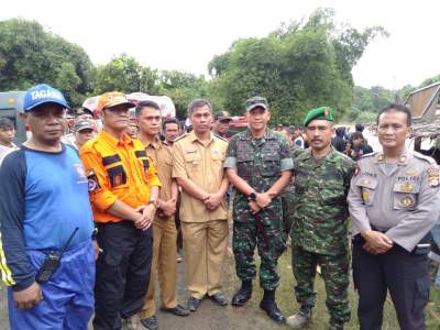 Dandim 0602/Serang Meninjau Proses Pencarian Korban Perahu Tenggelam