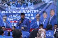 Cak Nawa Road Show Lantik 1.058 Pengurus Ranting Demokrat