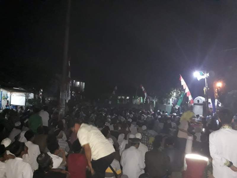 Puluhan Ribu Jema'ah Hadiri Tabligh Akbar Abuya Uci Di Desa Parahu