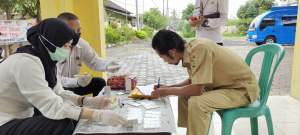 BNNK Cilegon Datangi Kelurahan Panggung Rawi, Pegawai Ramai-ramai di Tes Urine