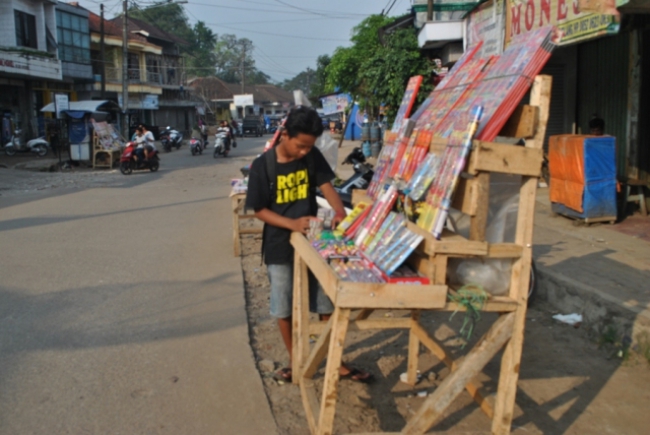 Hadapi Ramadhan Pedagang Petasan Mulai Marak