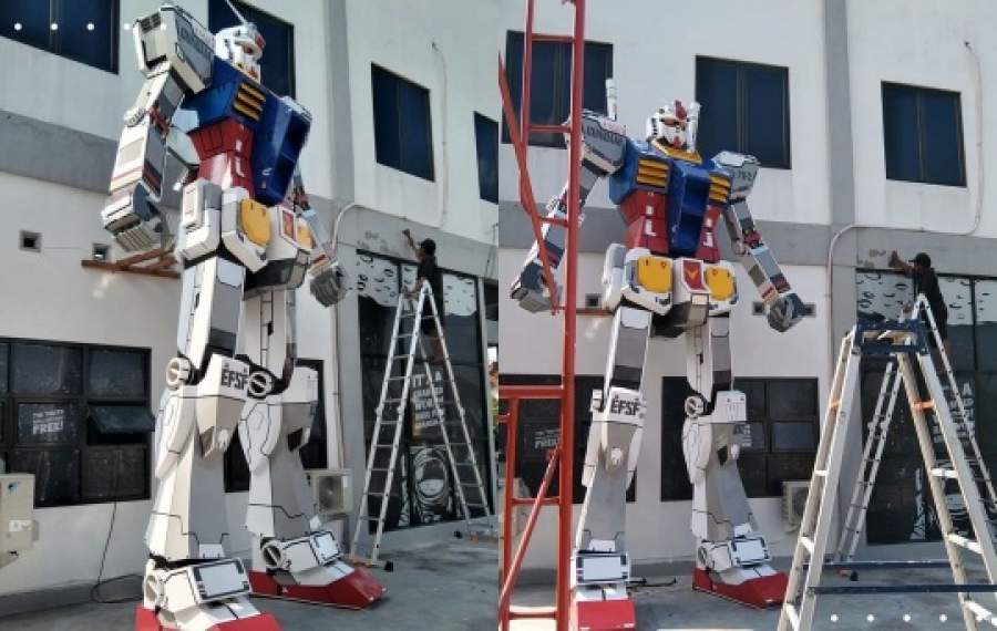 Viral Replika Robot Gundam Raksasa Buatan Subang