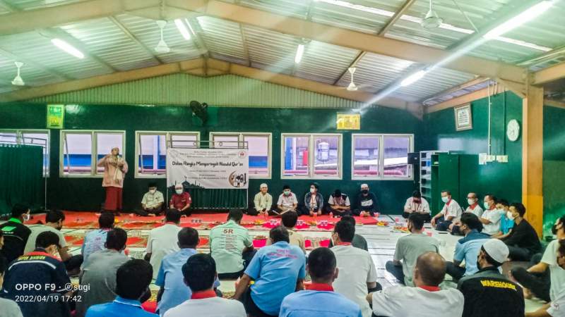 Buruh PT Mayora Indah Divisi Wafer, Gelar Nuzulul Quran