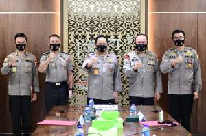 Ajudan Wapres Raih Pin Emas Dari Kapolri