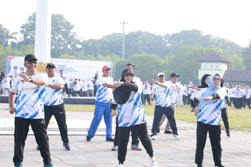 Rayakan Hardiknas,  Intan Senam Bersama Ribuan Guru Kabupaten Tangerang