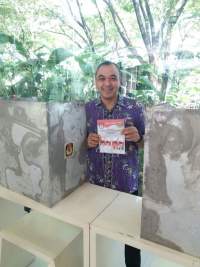 Nyoblos Di TPS 13 Cilenggang, Zaki ikut antri