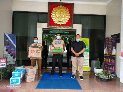 Mayora Berikan Bantuan Makanan Bagi Siswa Daring