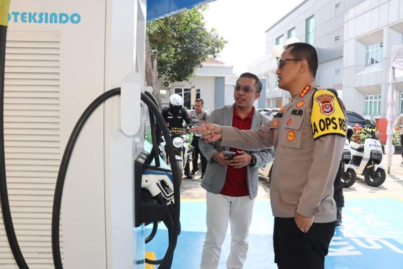 Statsiun Pengisian Kendaraan Listrik Di Polresta Tangerang Diresmikan