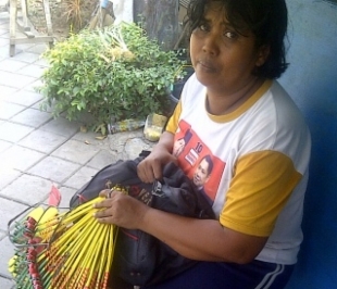 Suami Tewas Tertabrak KA, Istri Tak Punya Biaya Penguburan