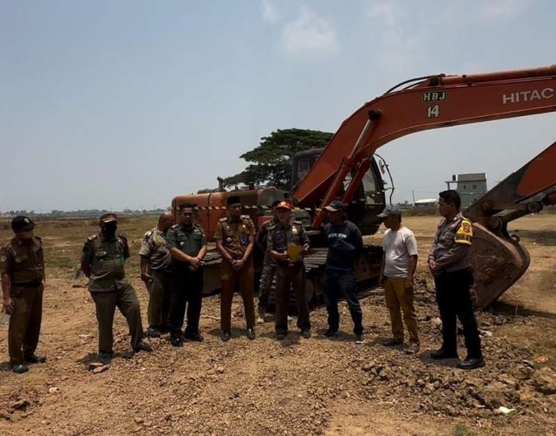 Dinilai Ilegal, Satpol PP Tutup Galian Tanah di Gunung Kaler