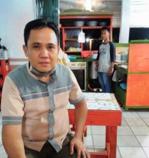 Endum Hudaemi, pemilik Mie Ayam Baso Kapincut di Lebak.